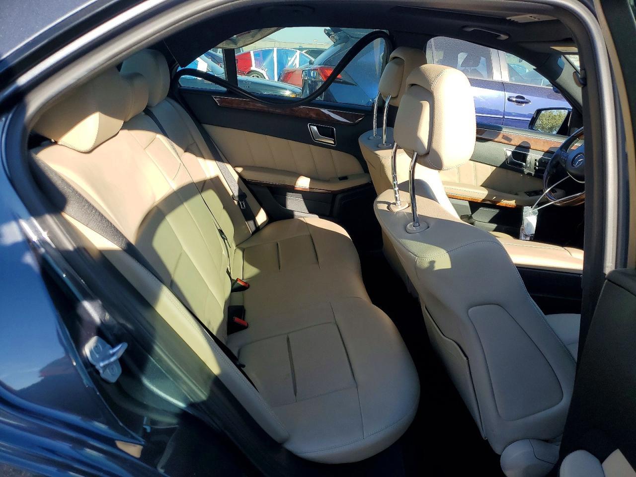 2013 MERCEDES-BENZ E-Class
