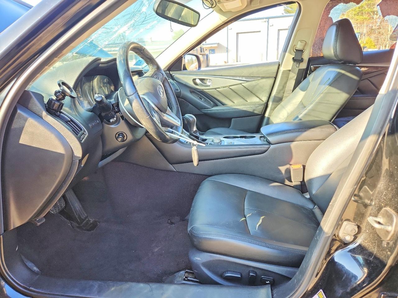 2016 INFINITI Q50
