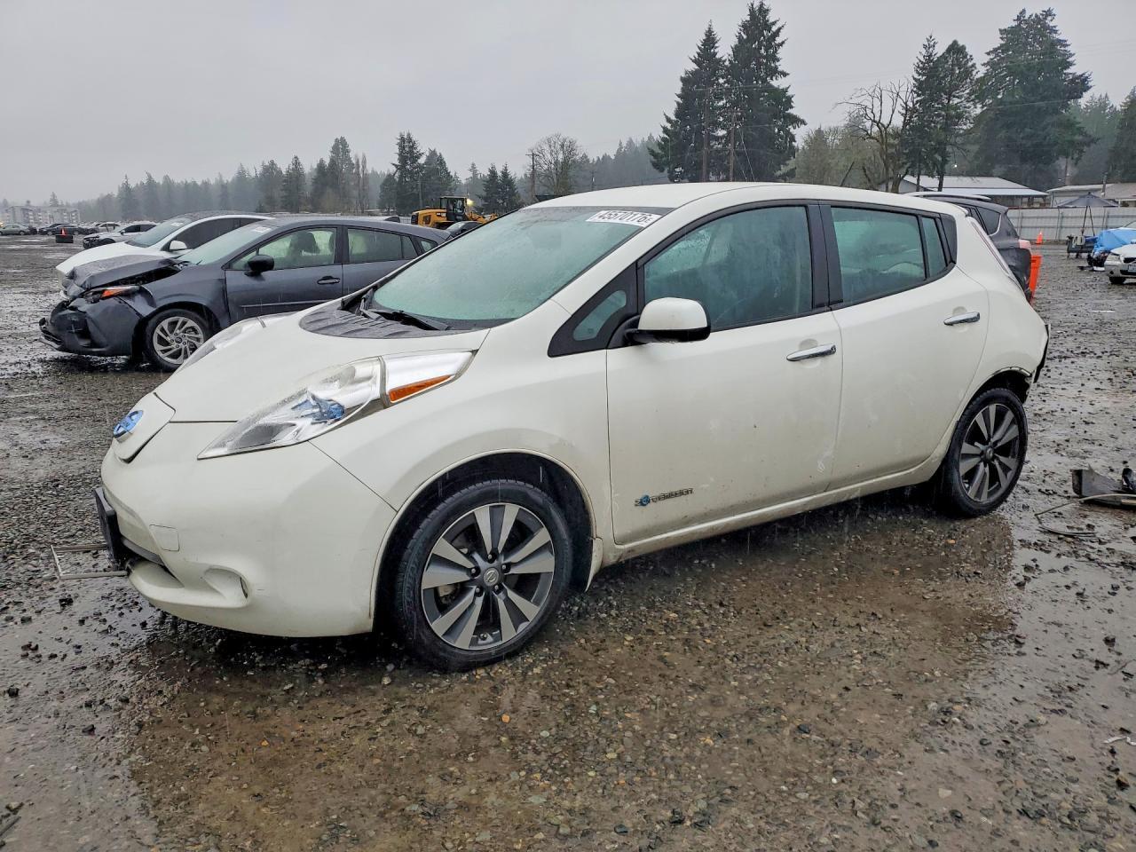 2015 NISSAN LEAF