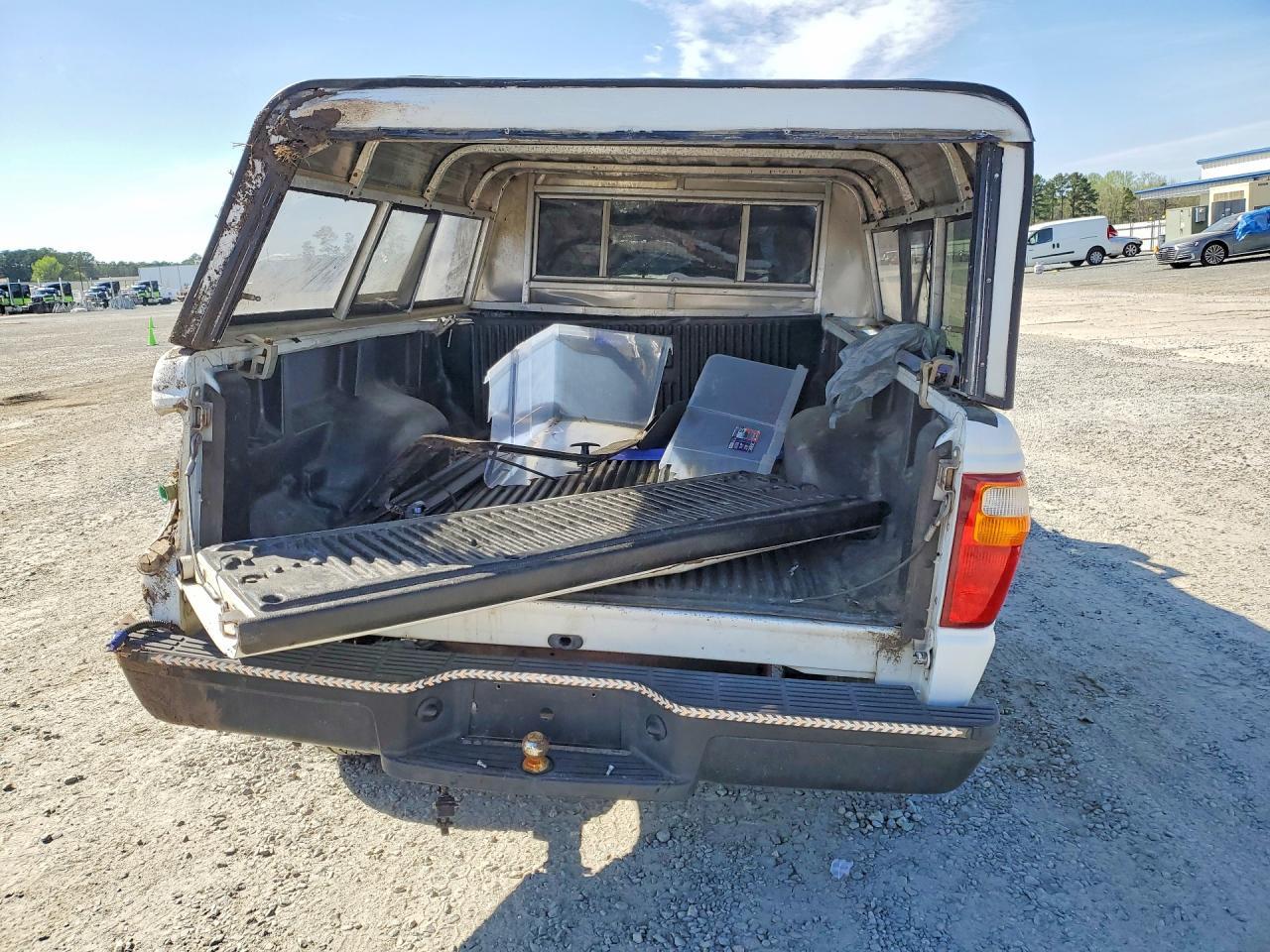 2006 MAZDA B2300