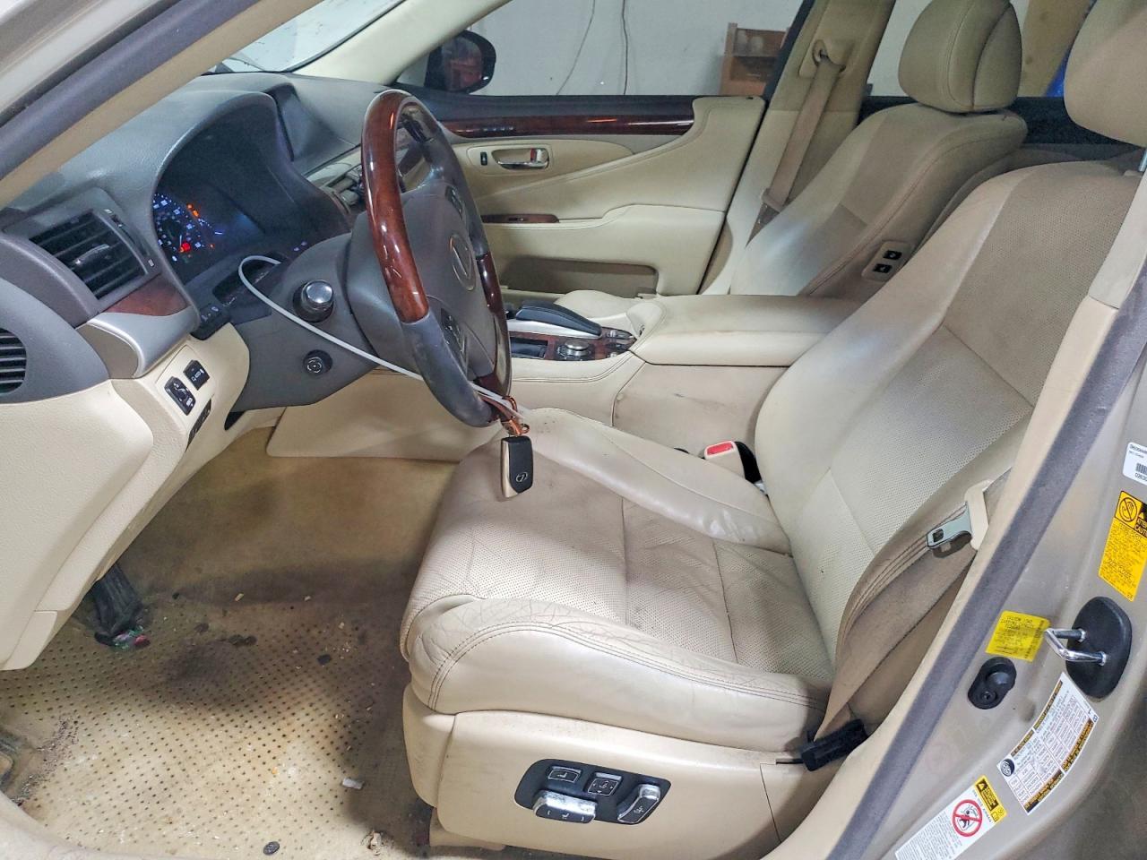 2013 LEXUS LS 460