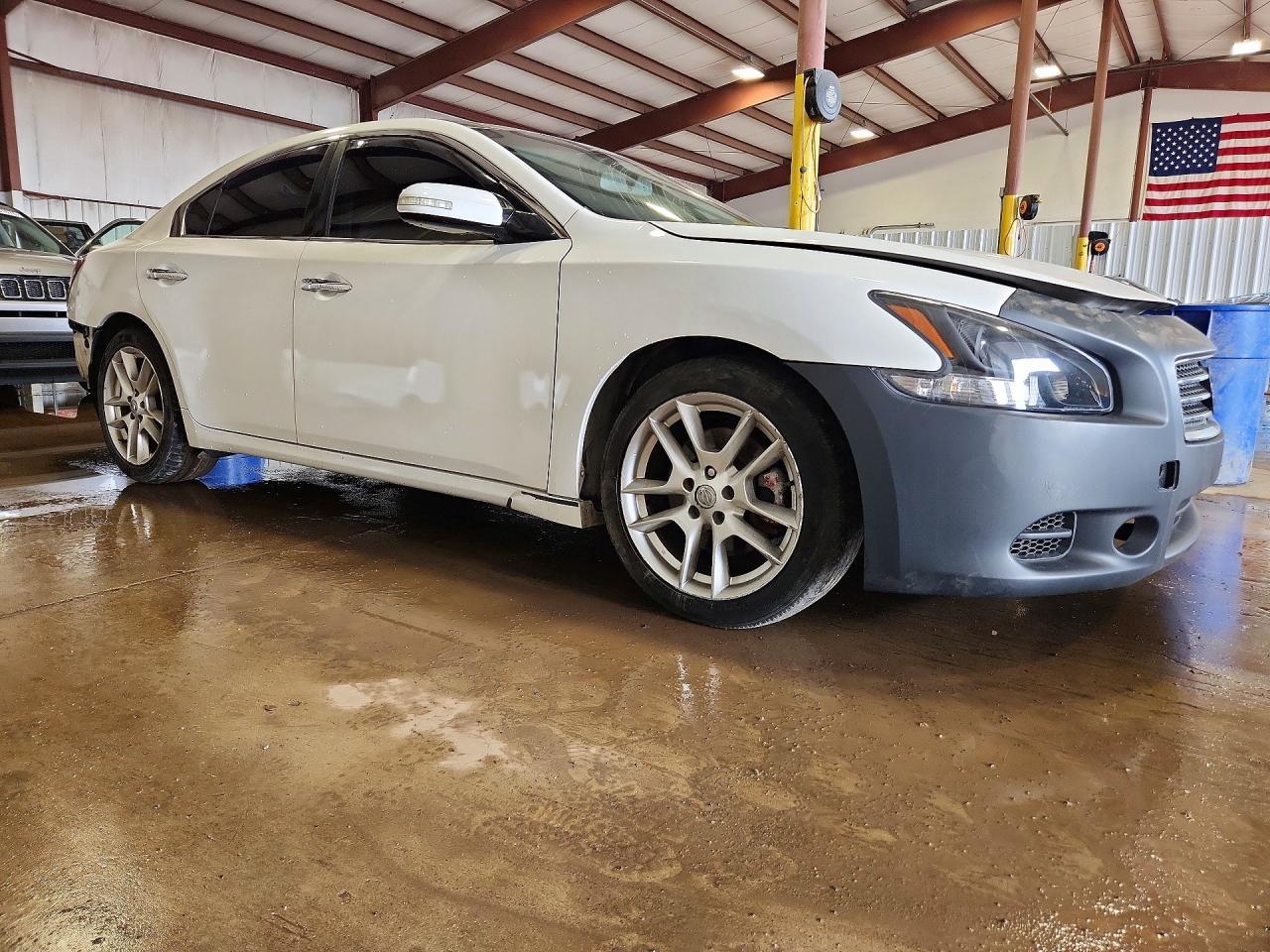 2009 NISSAN Maxima
