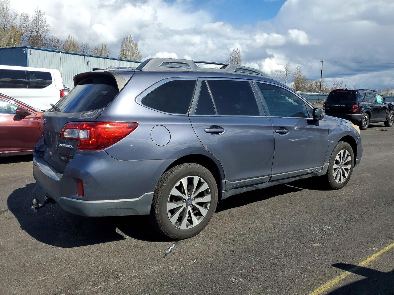 2015 SUBARU Outback