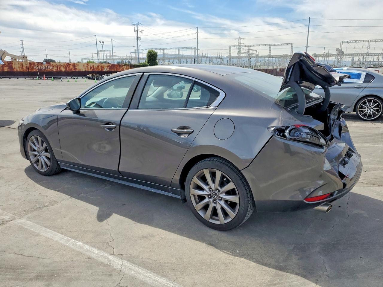 2019 MAZDA 3
