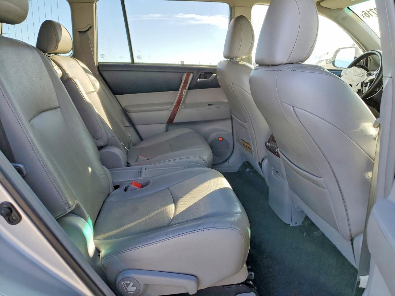 2012 TOYOTA HIGHLANDER