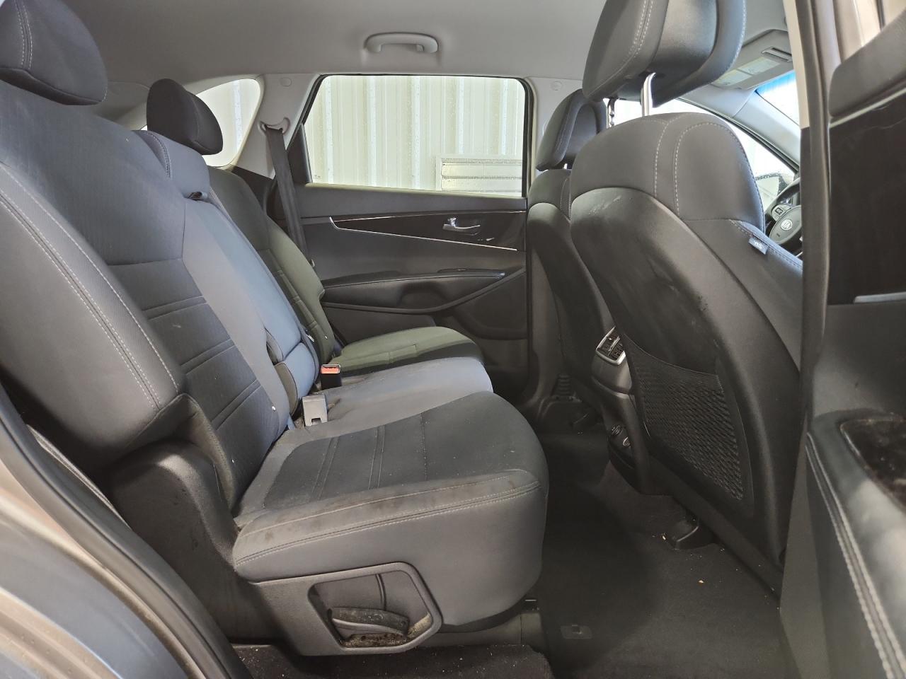 2016 KIA SORENTO