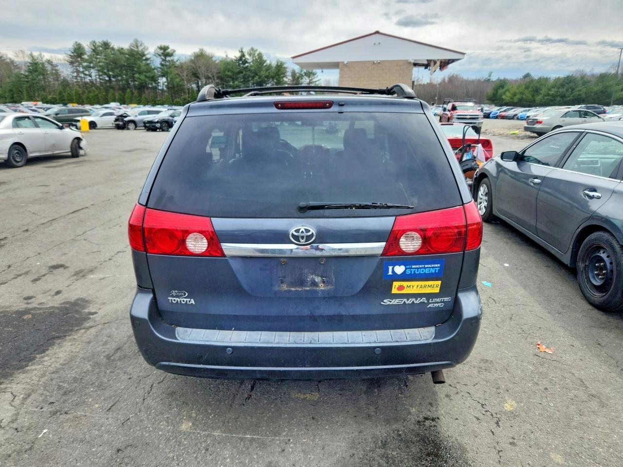 2007 TOYOTA SIENNA