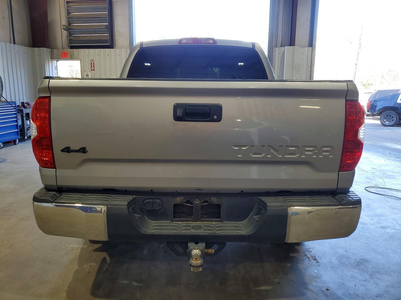 2017 TOYOTA TUNDRA