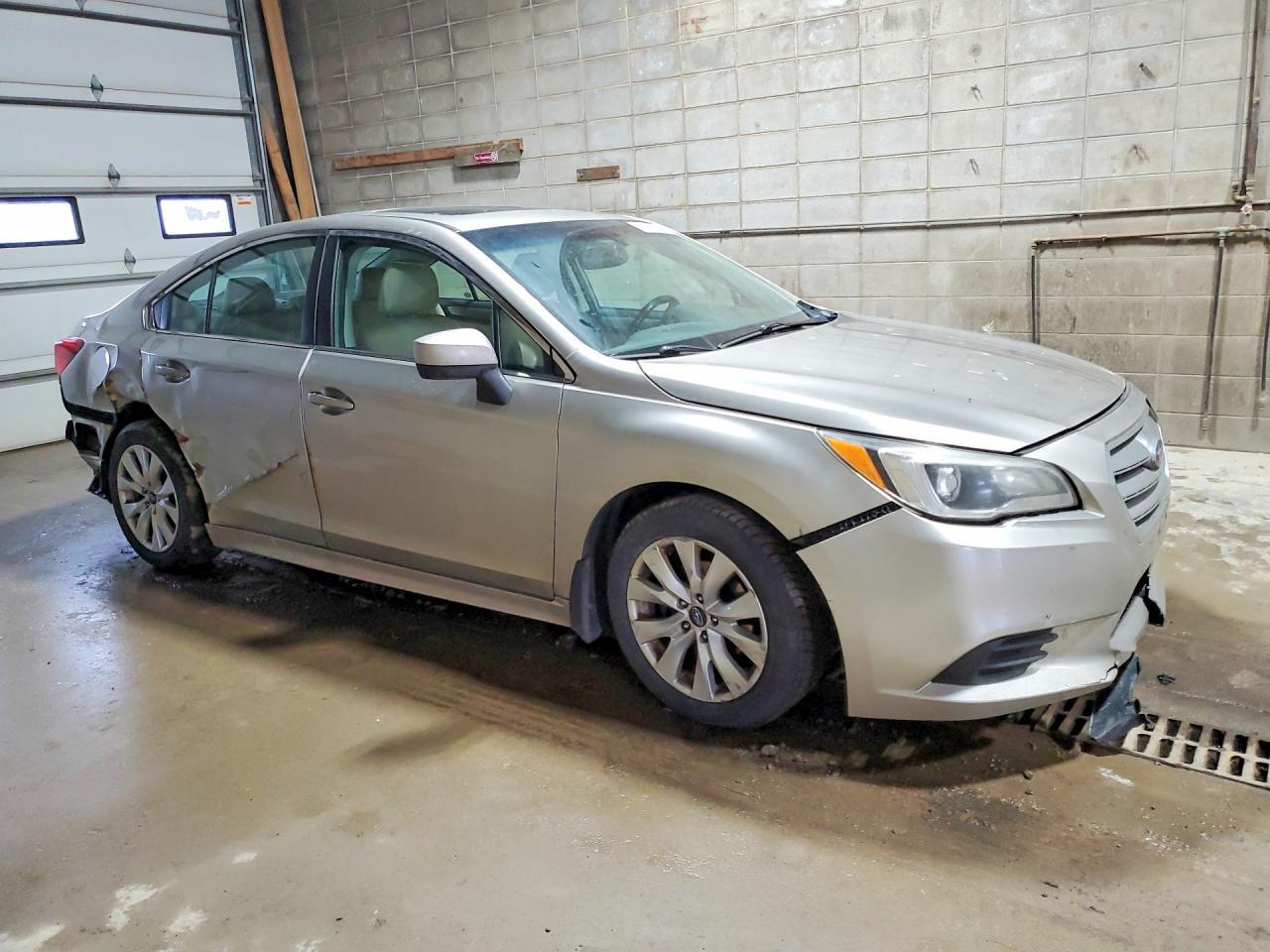 2016 SUBARU Legacy