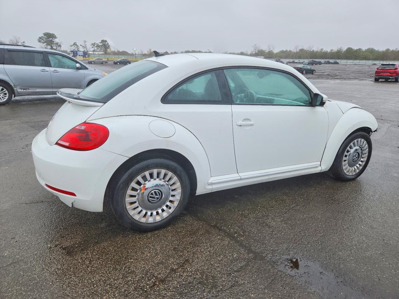 2016 VOLKSWAGEN Beetle