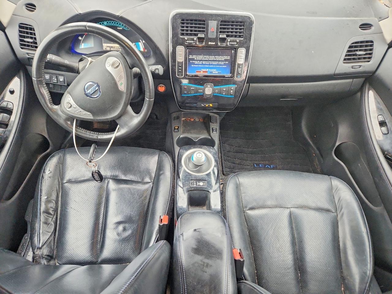 2017 NISSAN LEAF