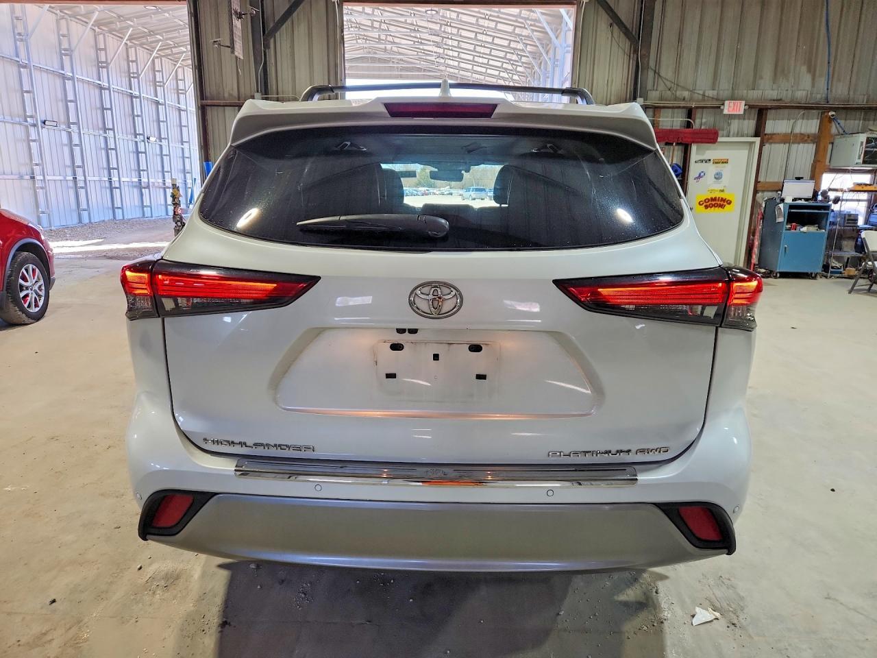 2022 TOYOTA HIGHLANDER