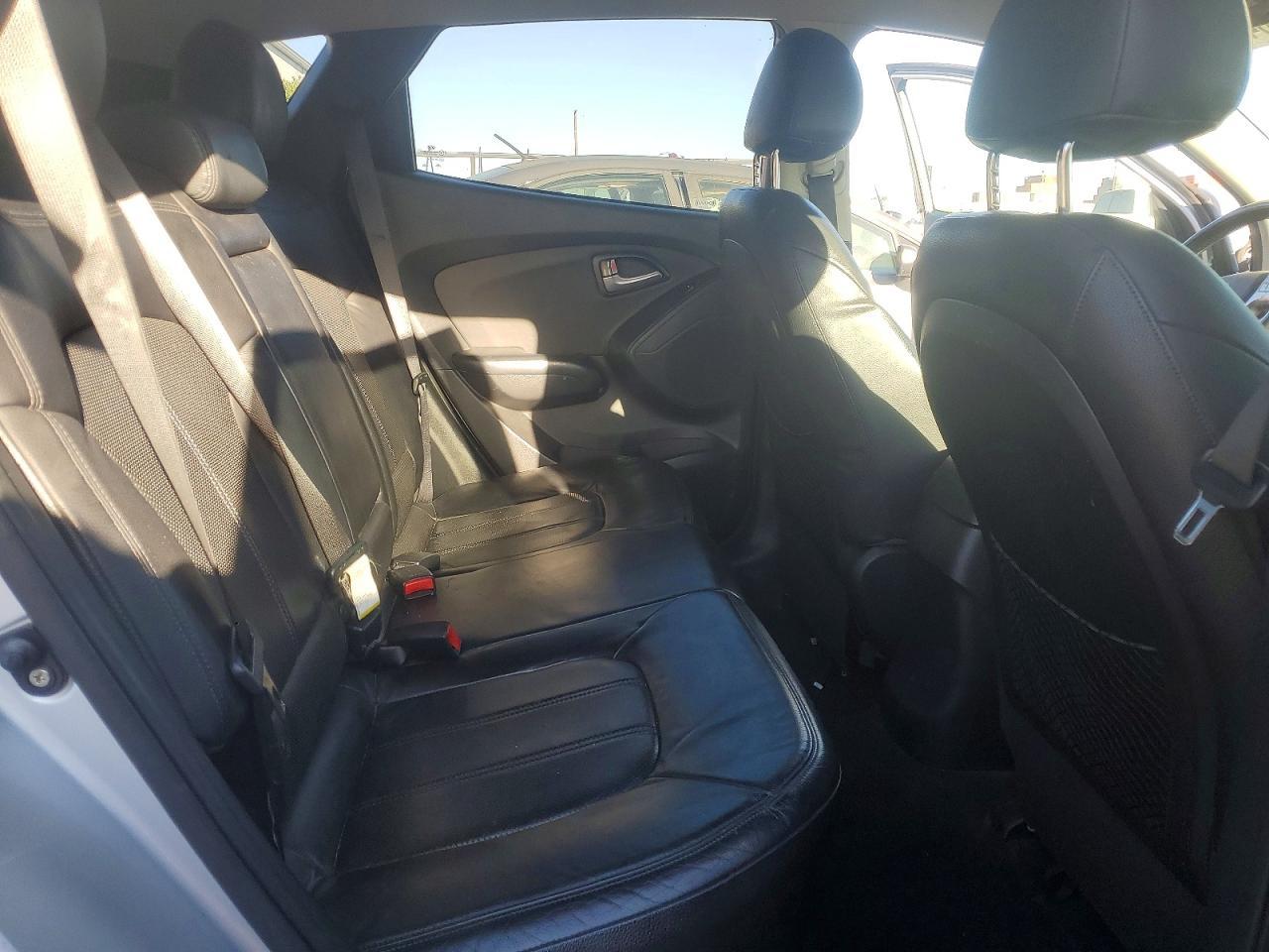 2011 HYUNDAI TUCSON