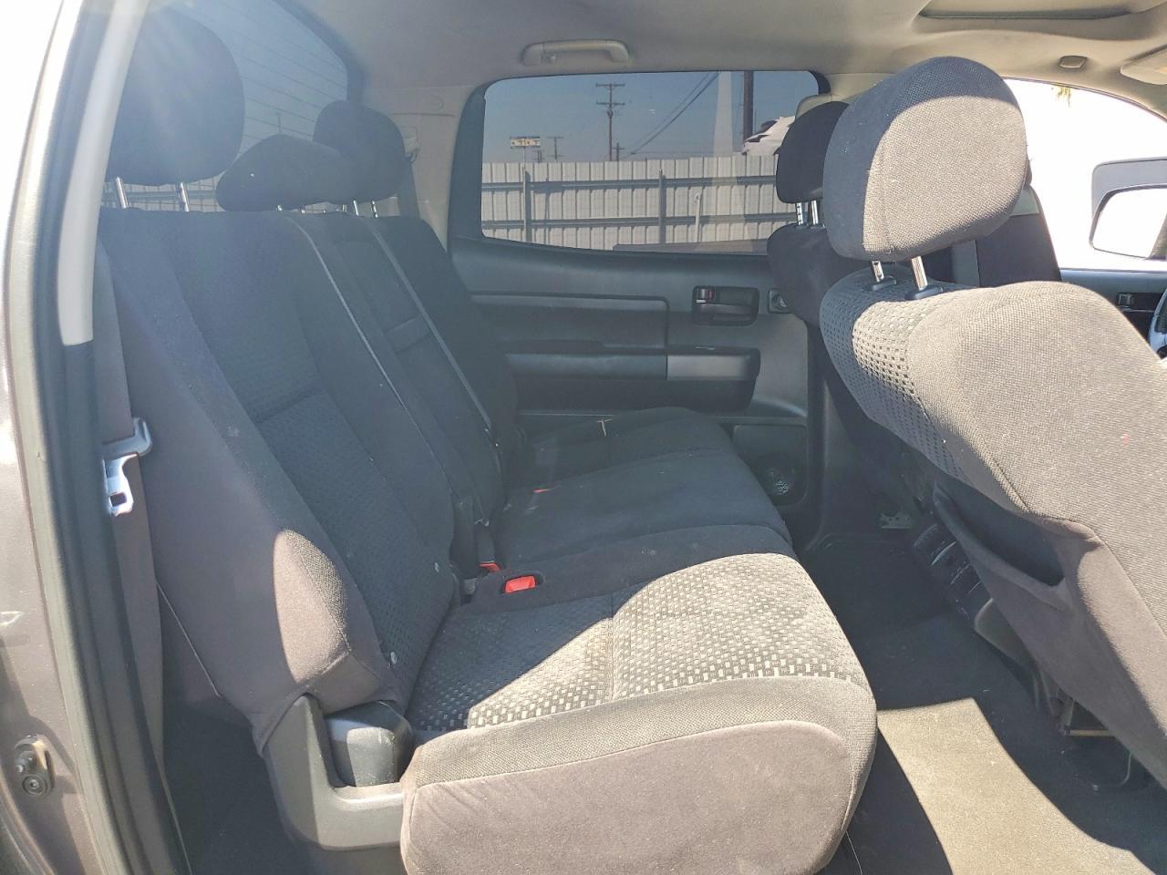 2011 TOYOTA TUNDRA