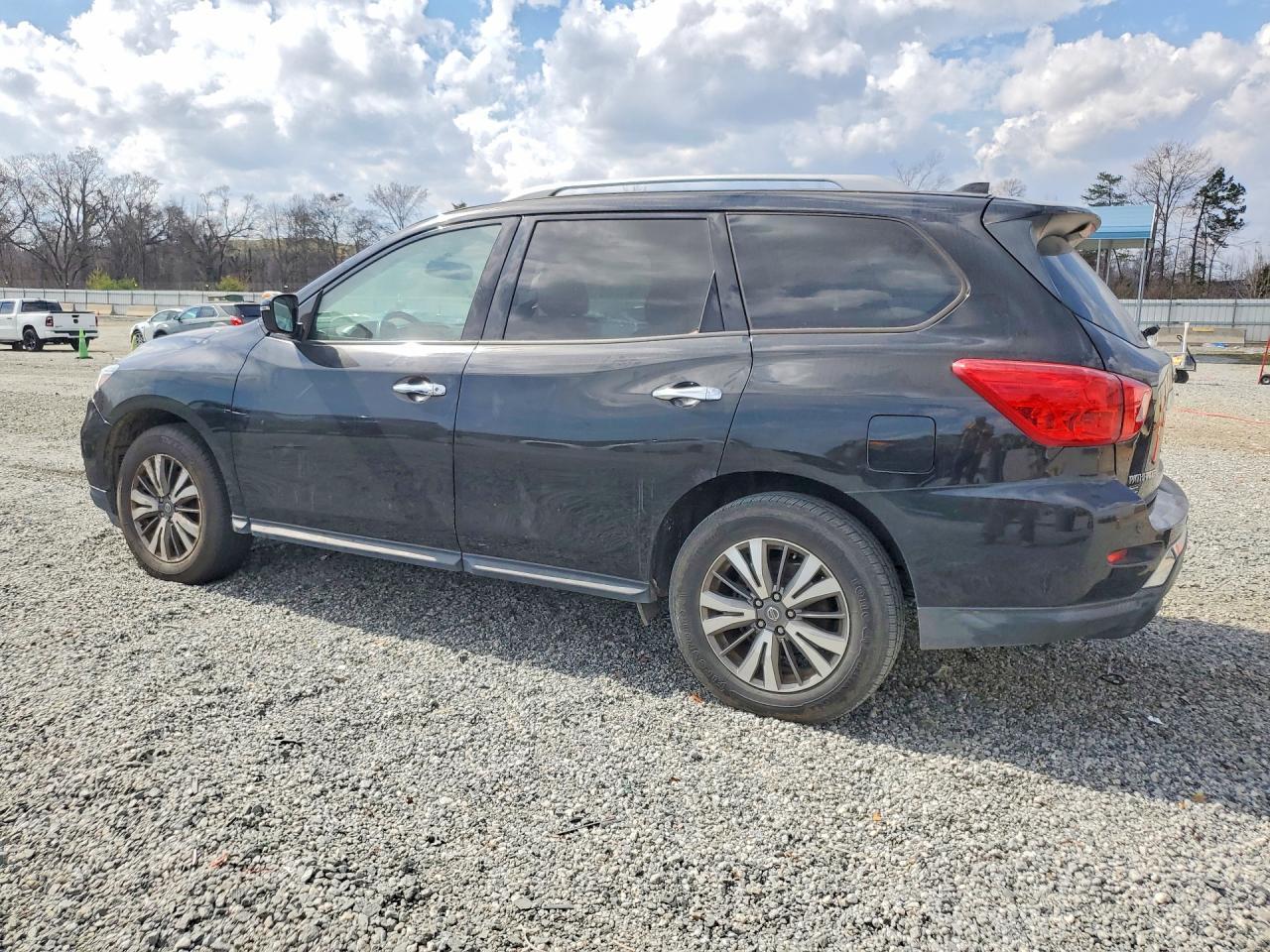 2019 NISSAN PATHFINDER