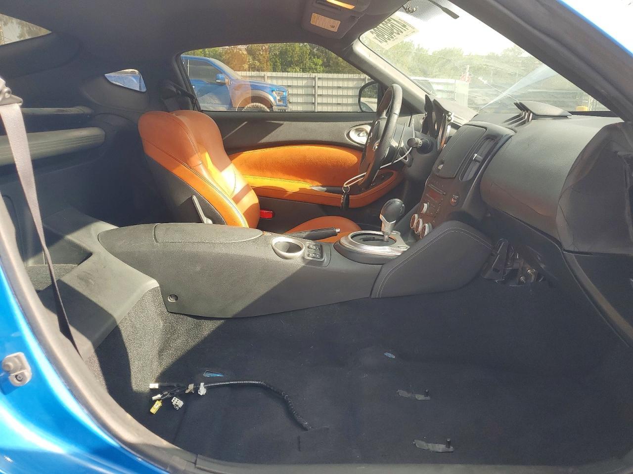 2011 NISSAN 370Z