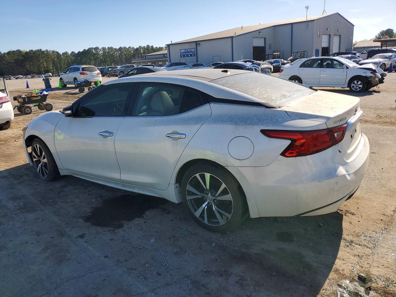 2016 NISSAN Maxima