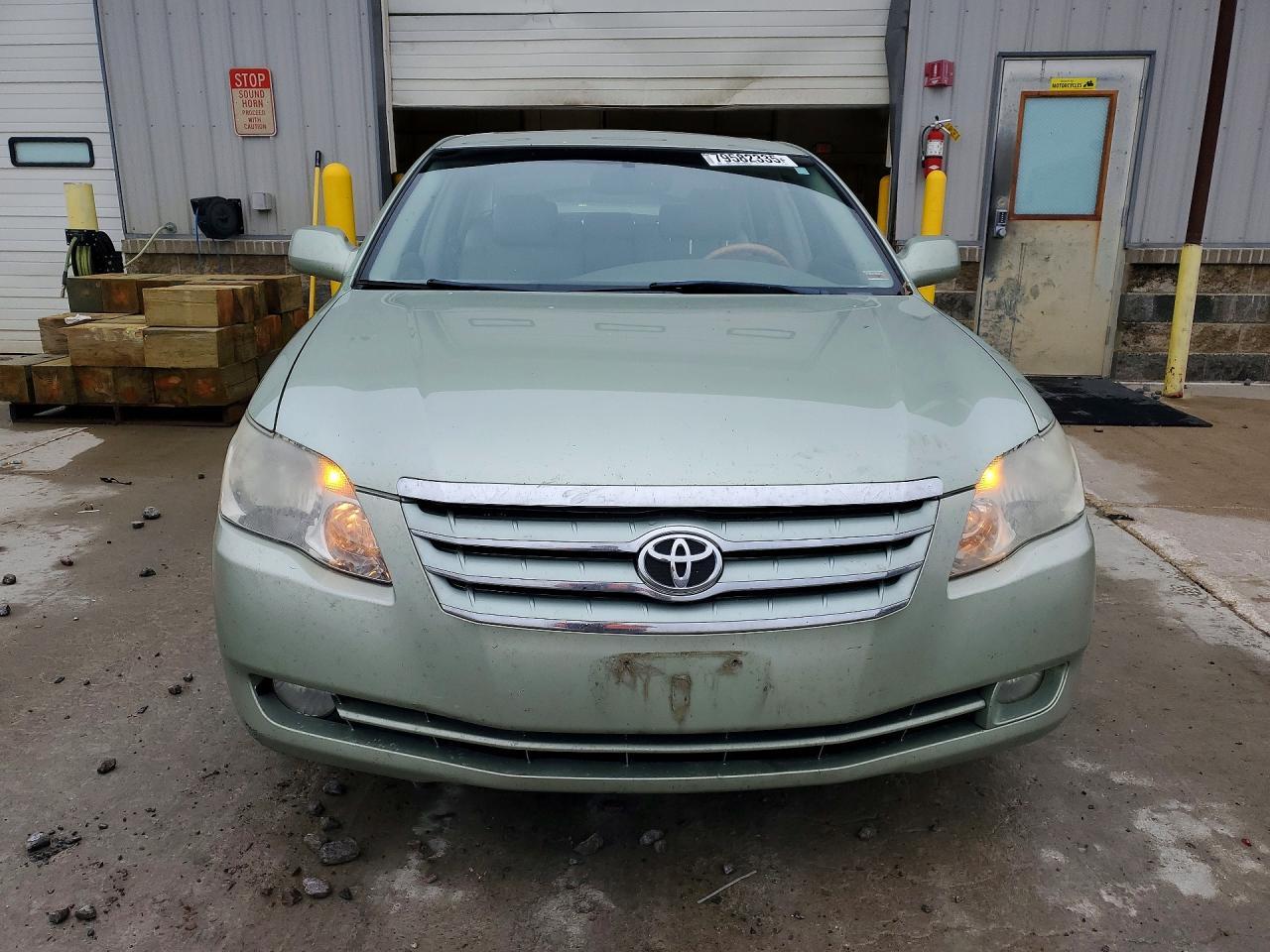 2006 TOYOTA Avalon