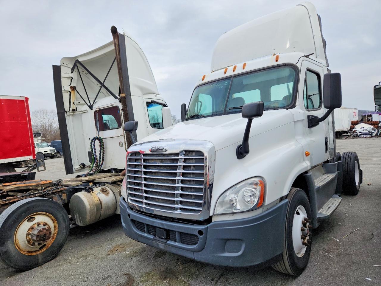 2016 FREIGHTLINER CASCADIA 125