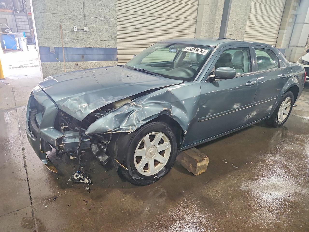2005 CHRYSLER 300