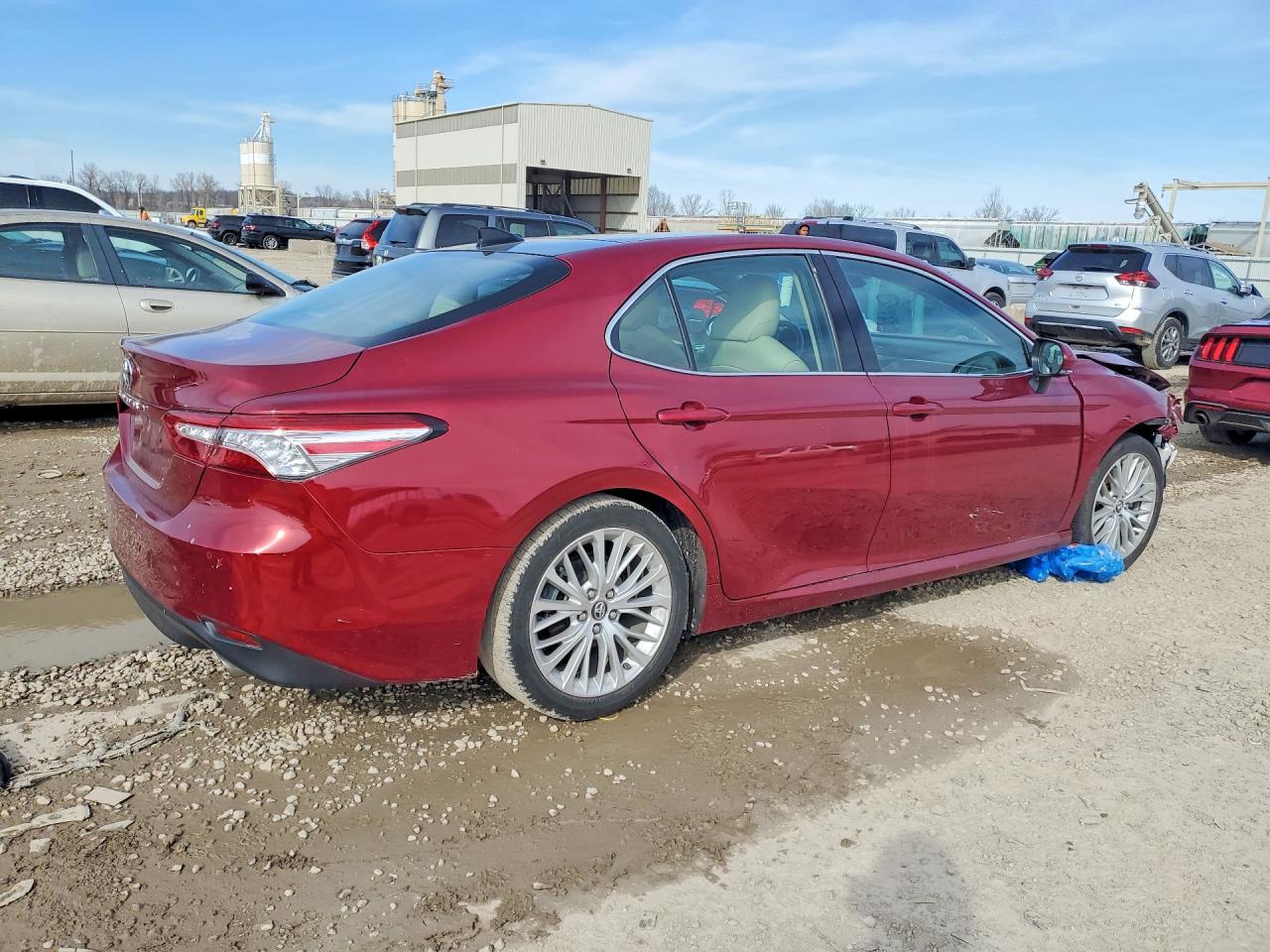 2018 TOYOTA CAMRY