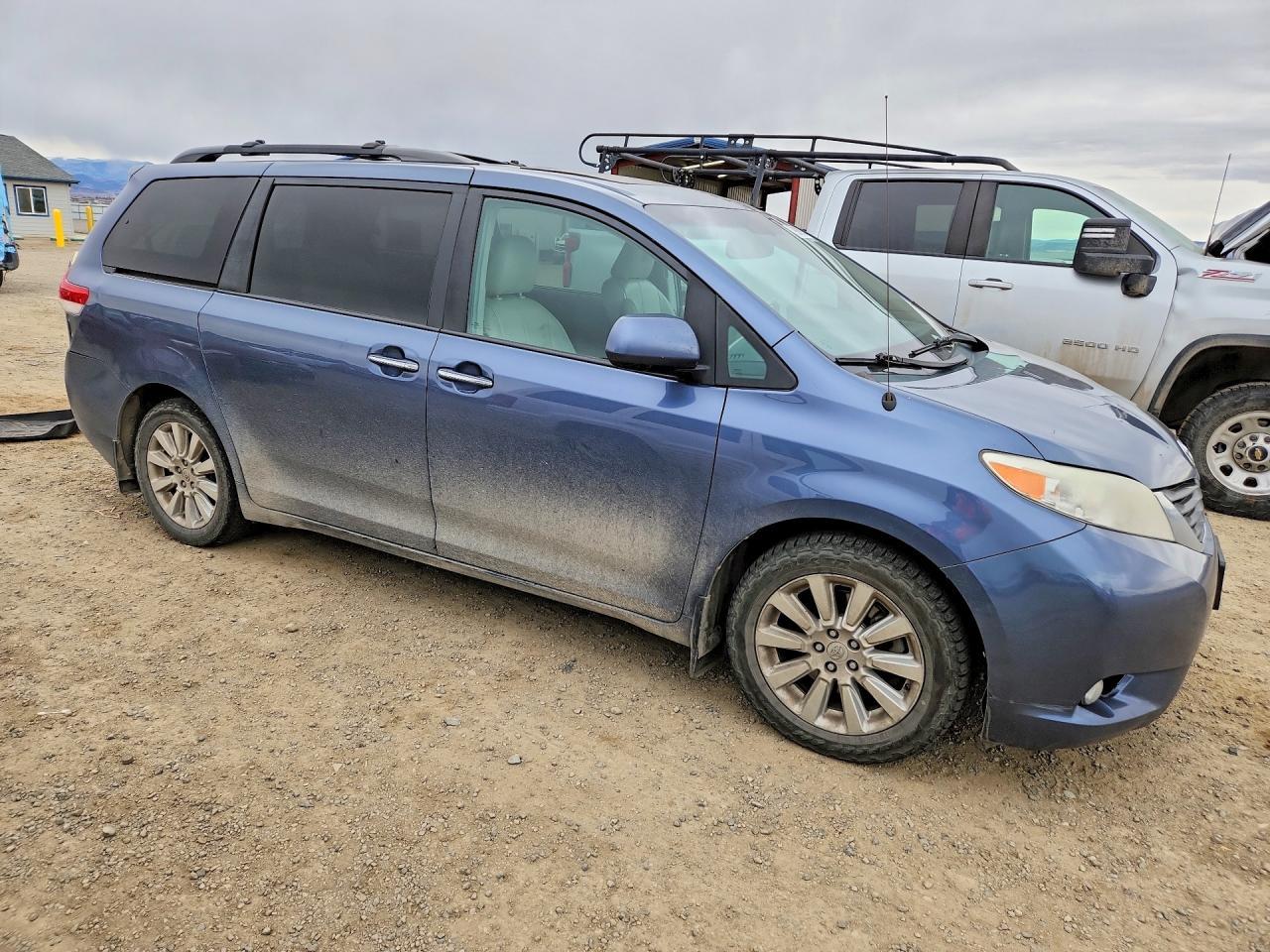 2014 TOYOTA SIENNA