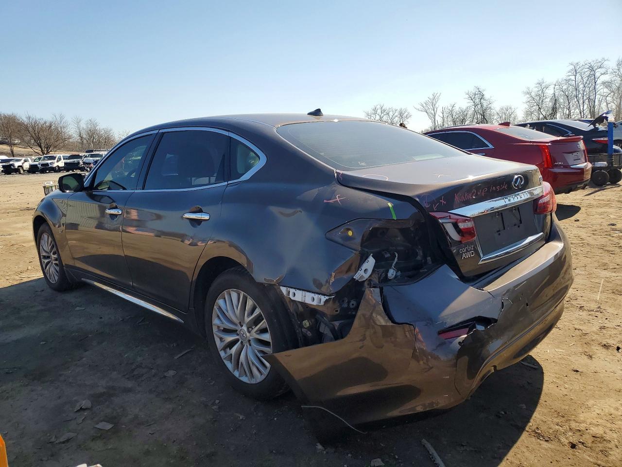 2015 INFINITI Q70