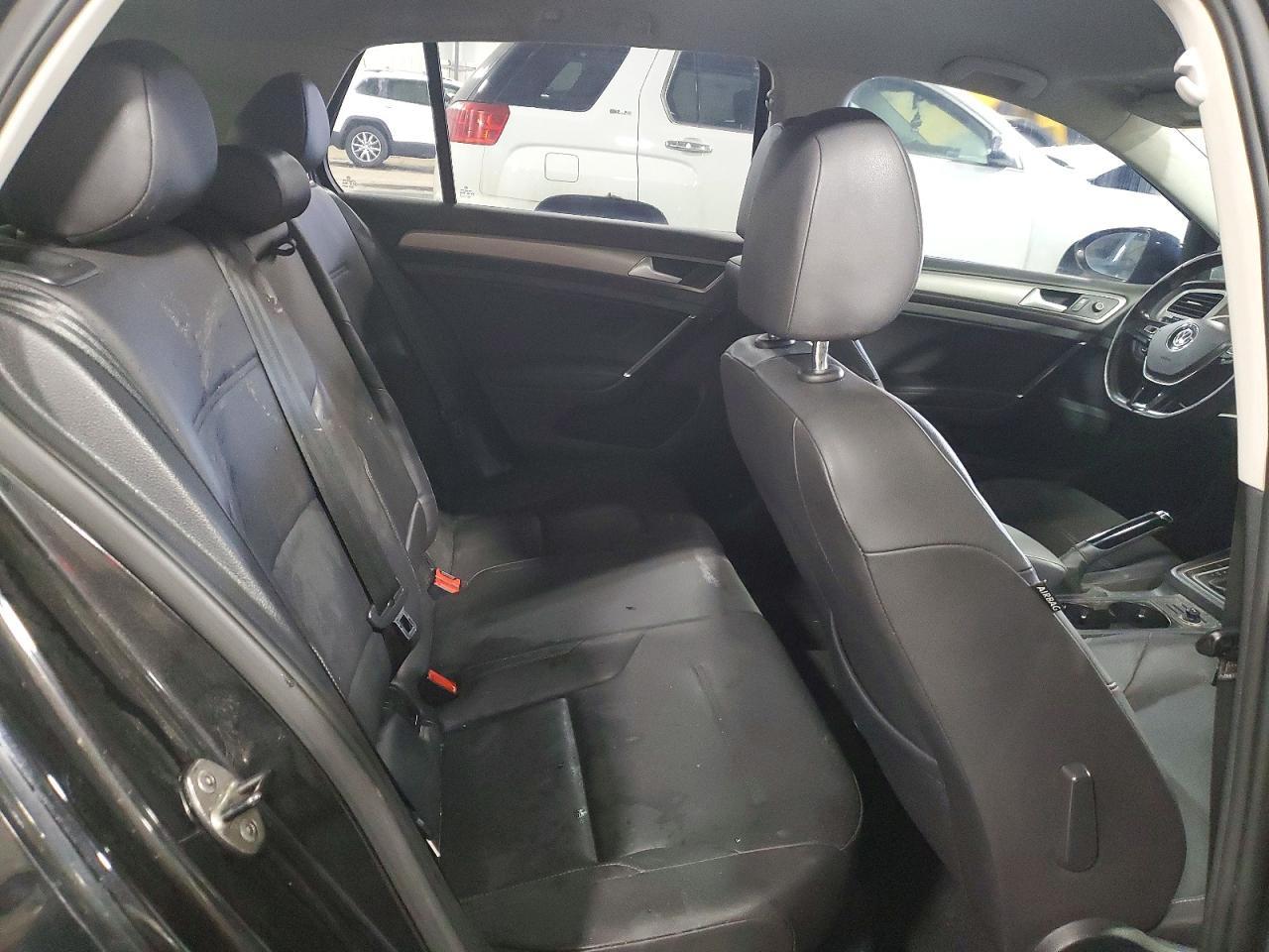 2015 VOLKSWAGEN GOLF