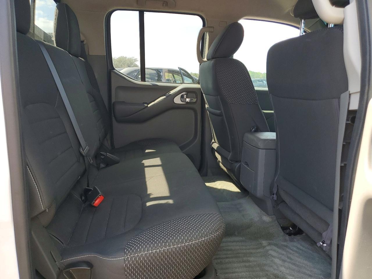 2016 NISSAN Frontier