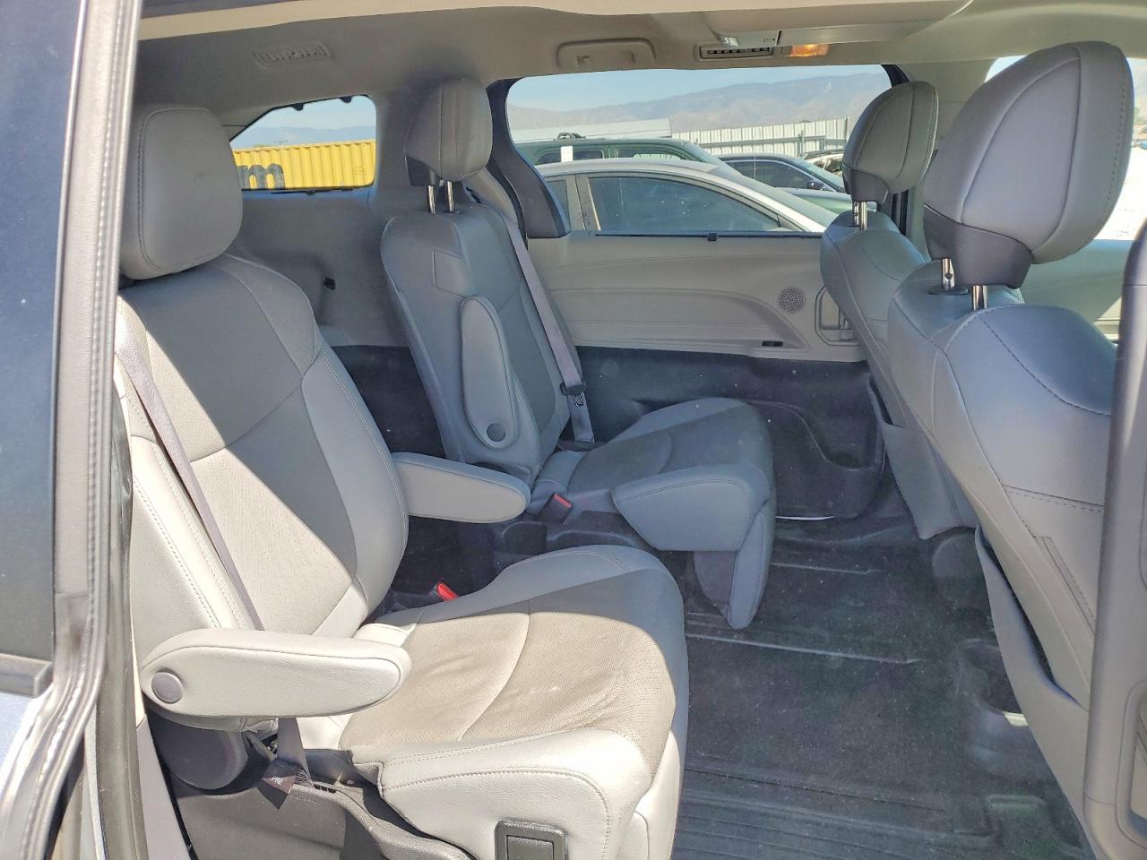 2022 TOYOTA SIENNA