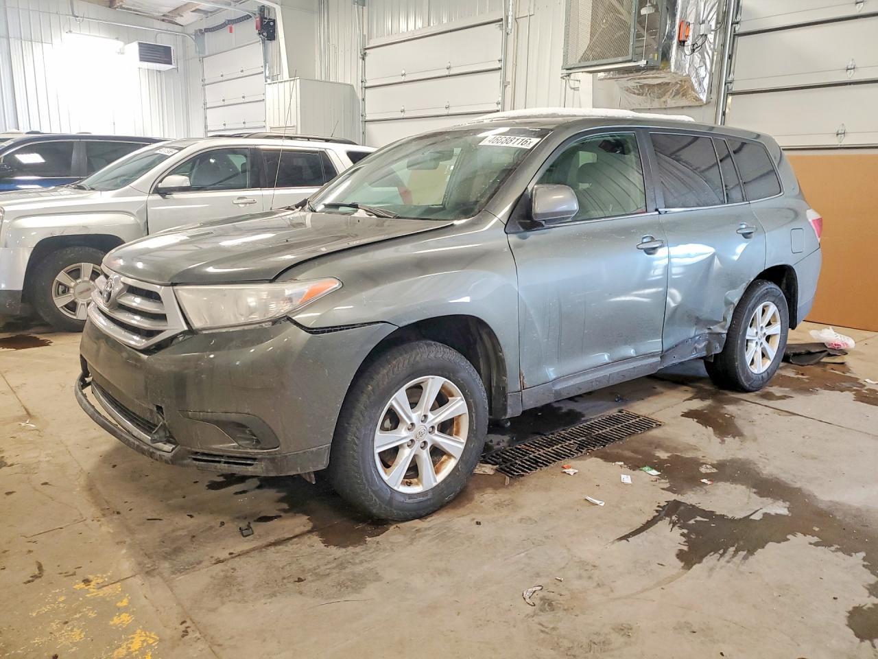 2011 TOYOTA HIGHLANDER
