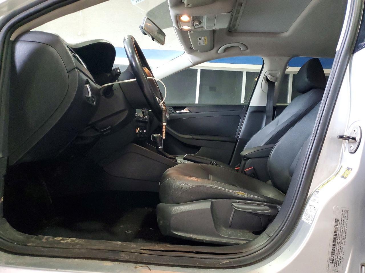 2012 VOLKSWAGEN JETTA