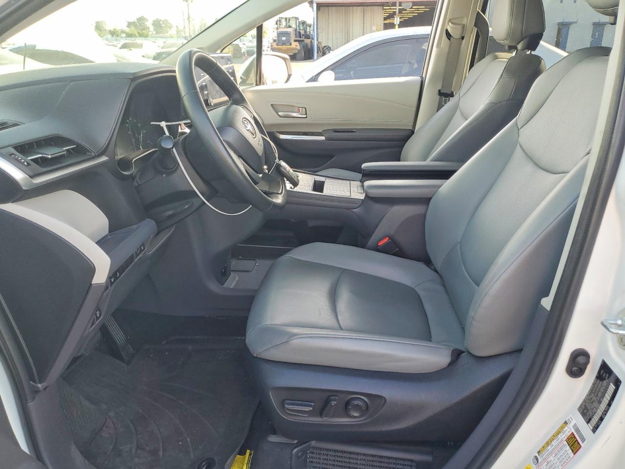 2022 TOYOTA SIENNA