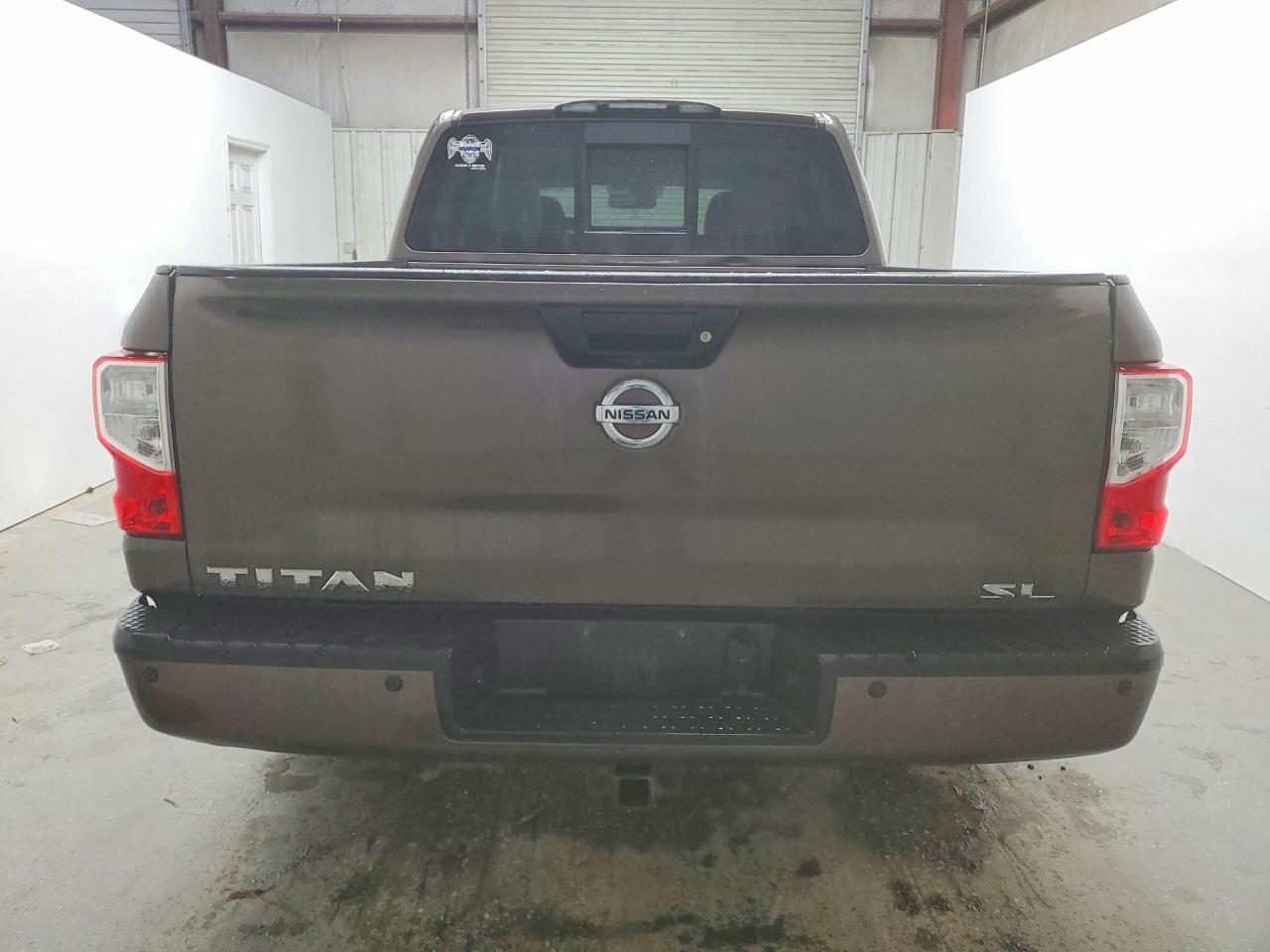 2017 NISSAN Titan
