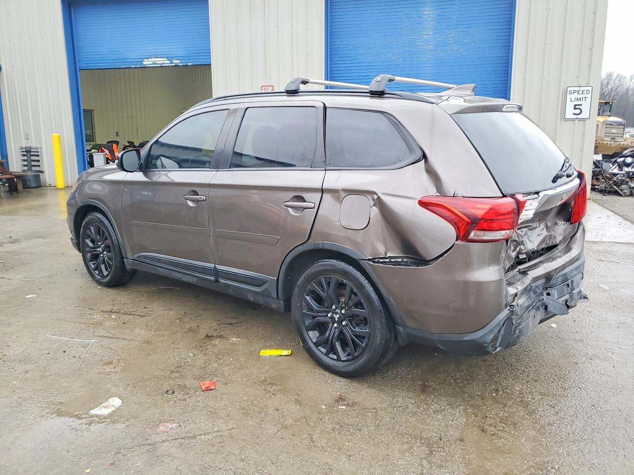 2019 MITSUBISHI outlander