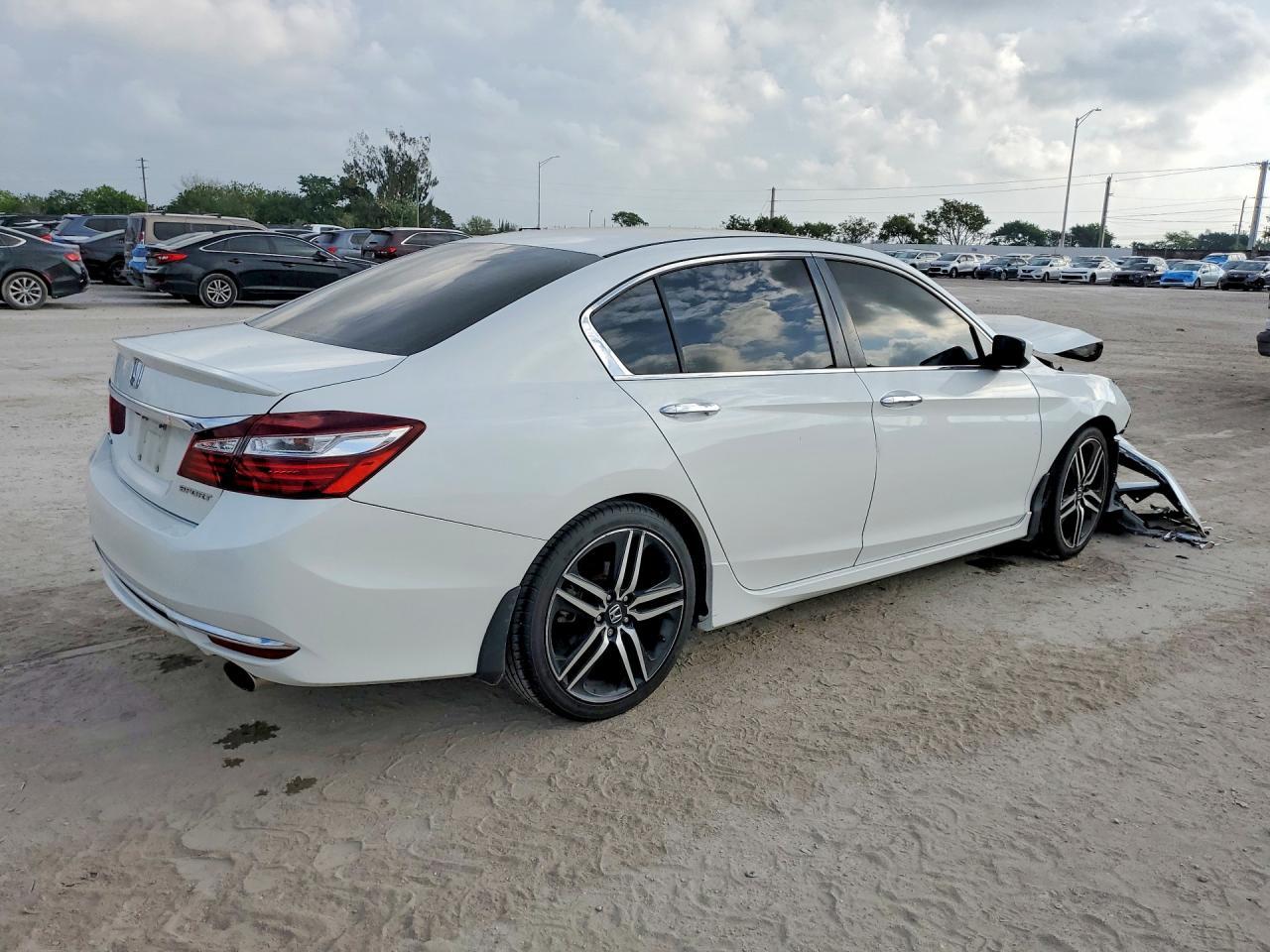 2017 HONDA ACCORD