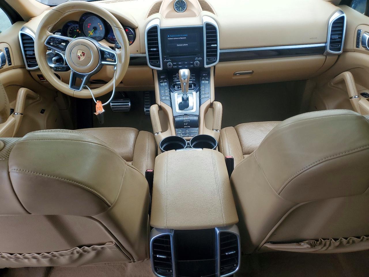 2017 PORSCHE CAYENNE