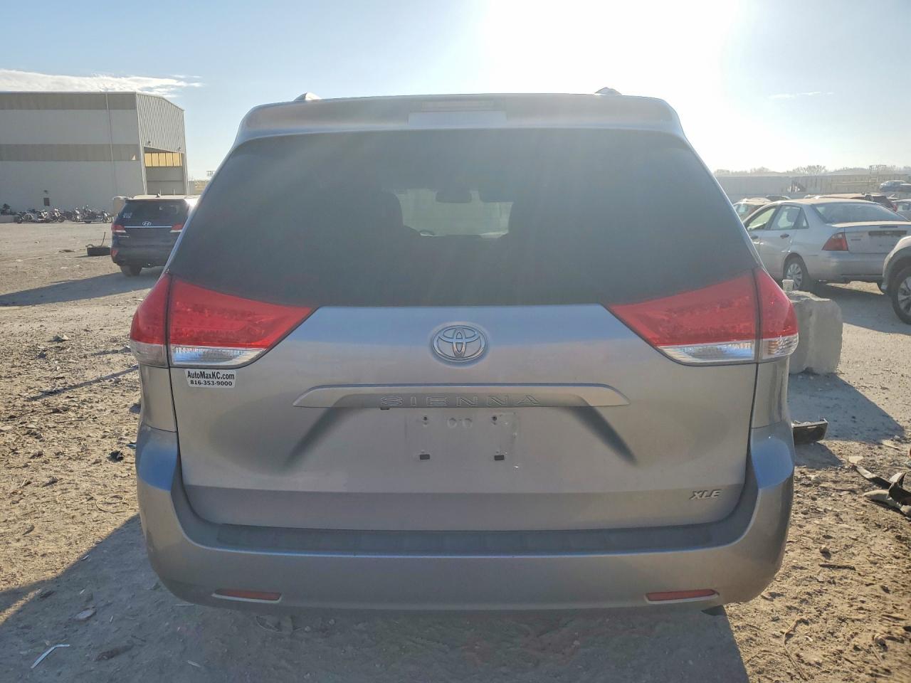 2013 TOYOTA SIENNA
