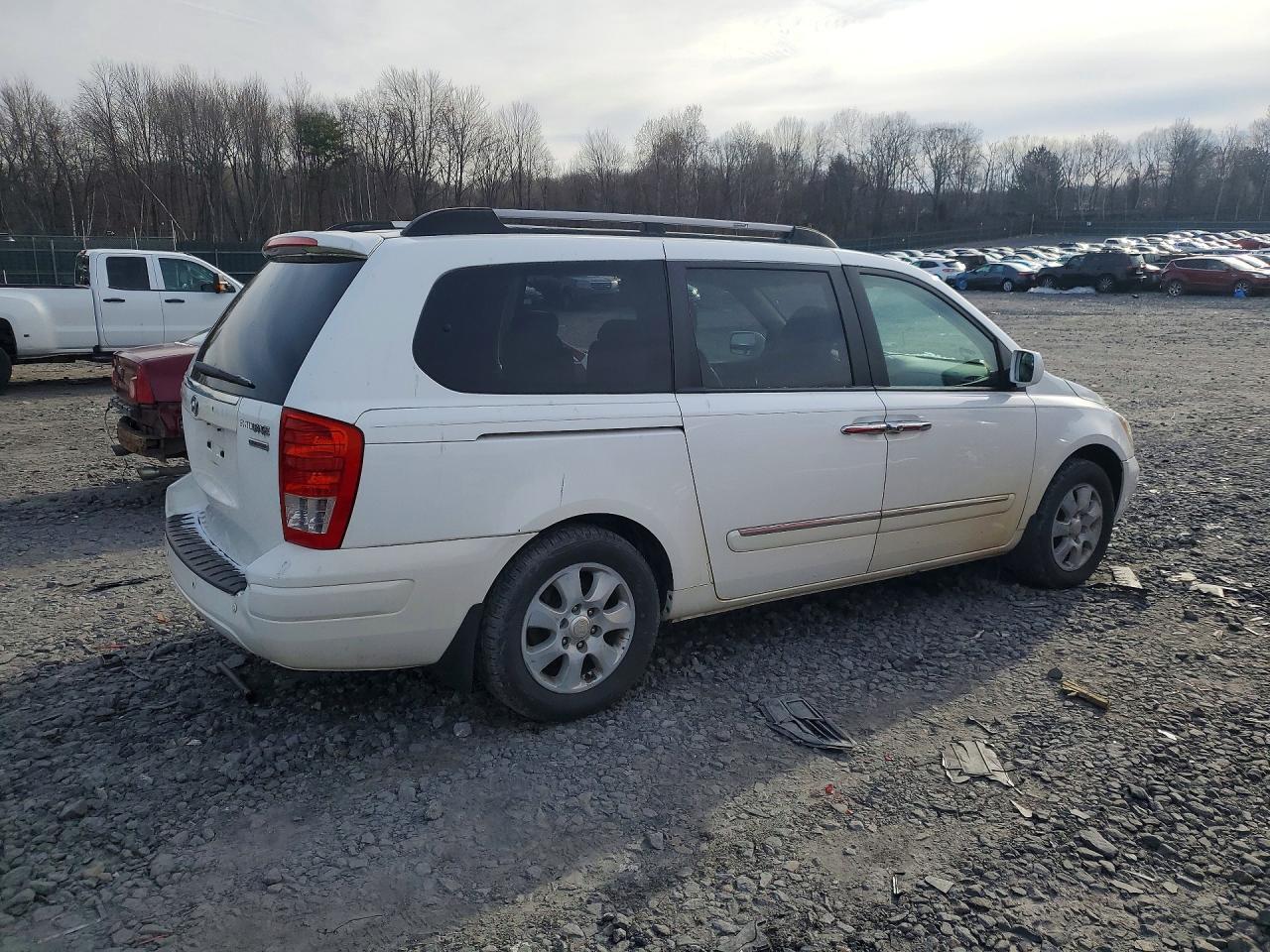 2008 HYUNDAI Entourage