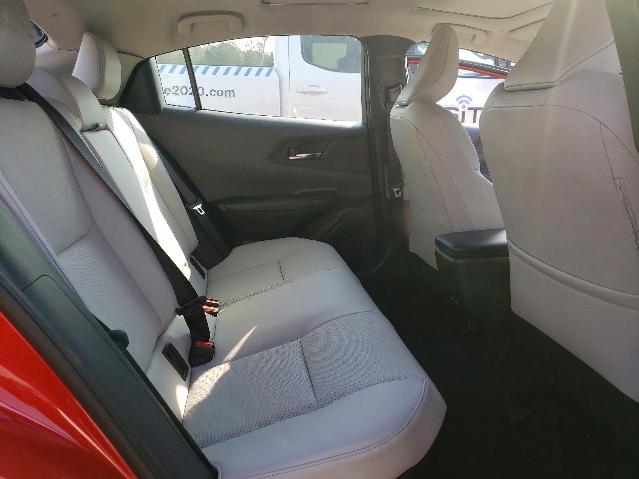 2024 TOYOTA PRIUS