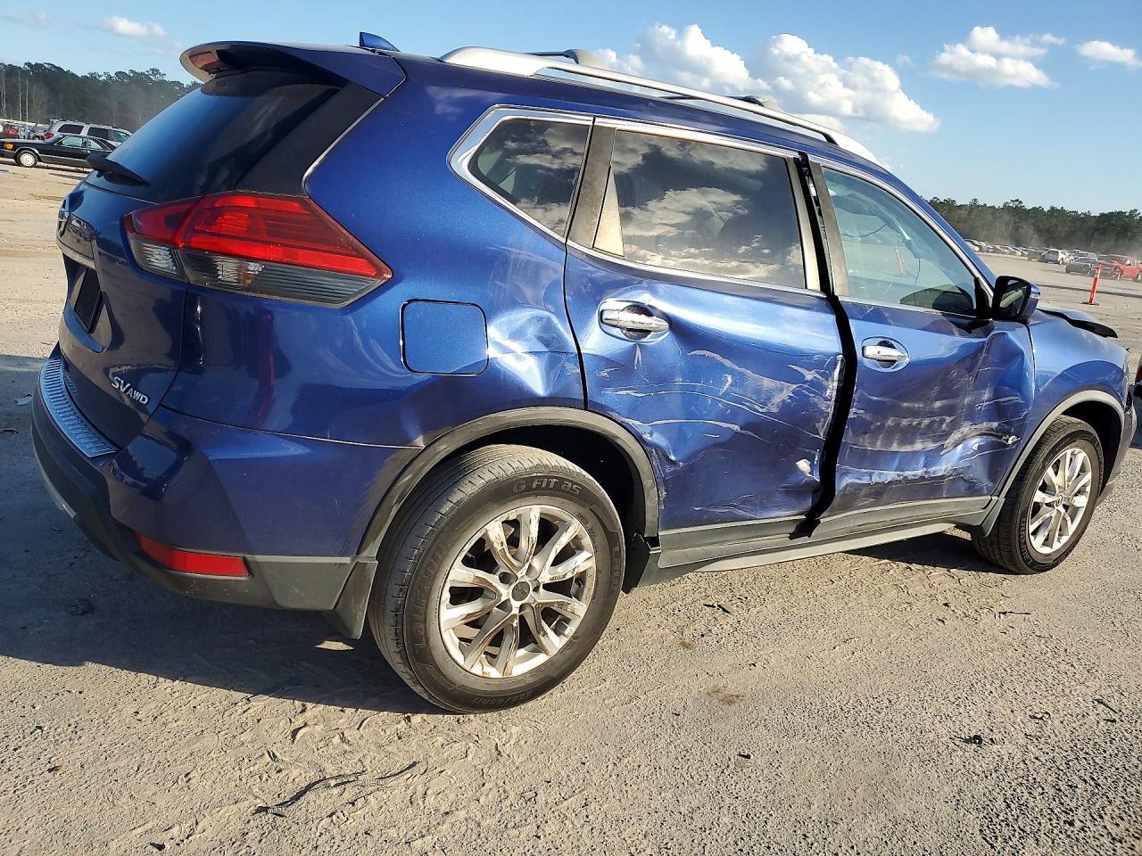2017 NISSAN ROGUE