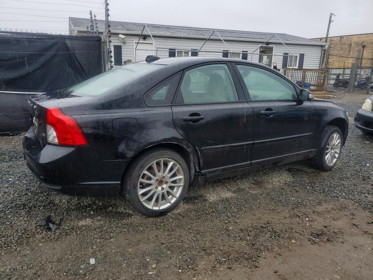 2010 VOLVO S40
