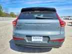 2022 VOLVO XC40