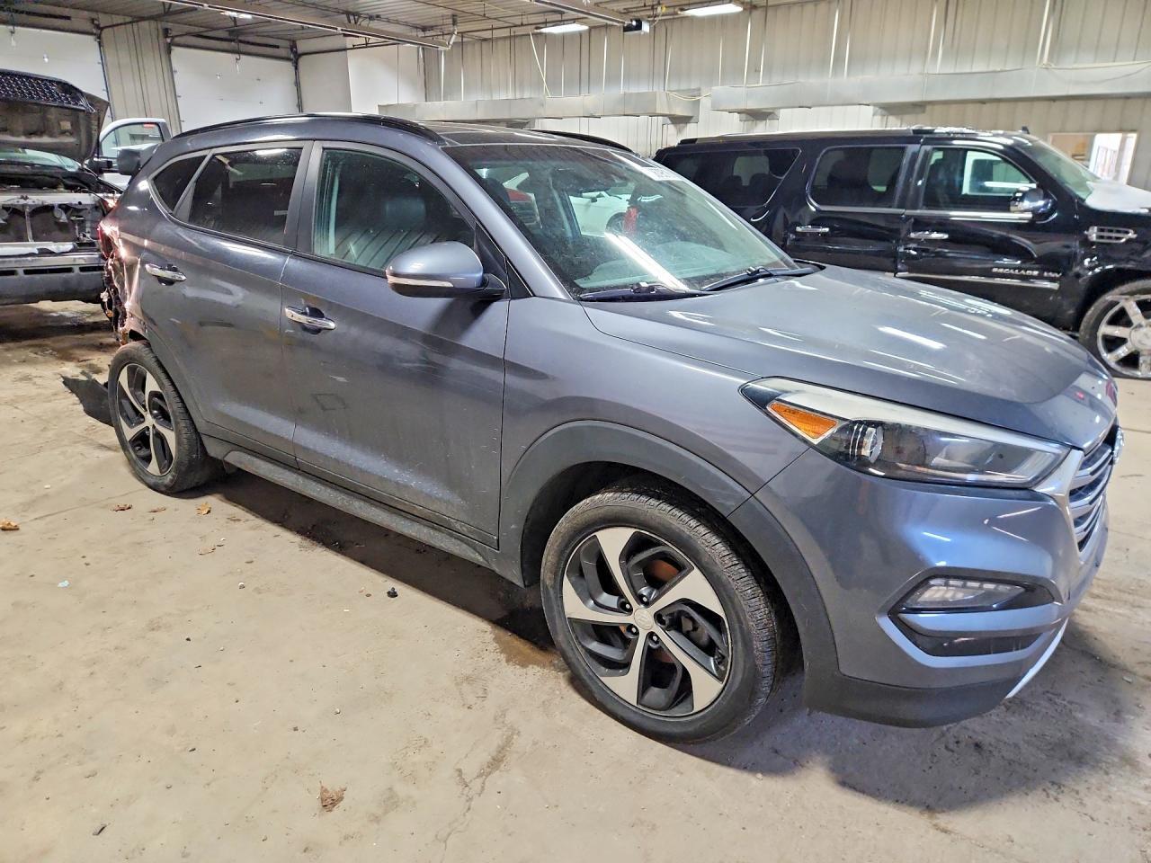 2016 HYUNDAI TUCSON