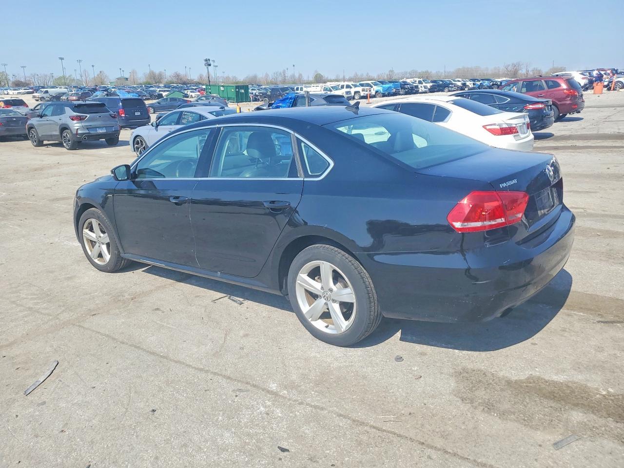 2015 VOLKSWAGEN Passat