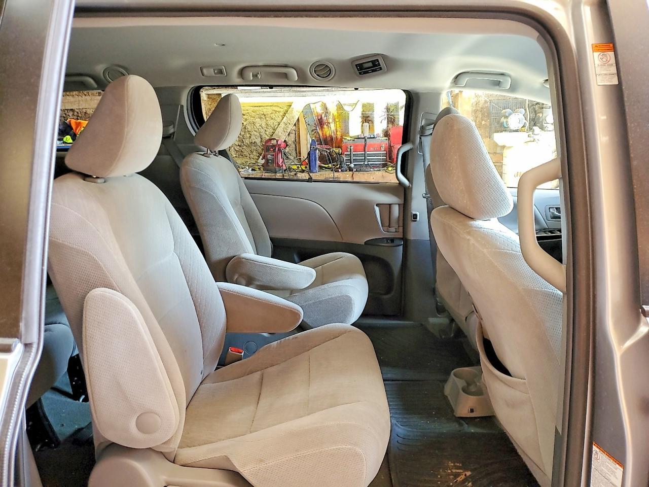 2017 TOYOTA SIENNA