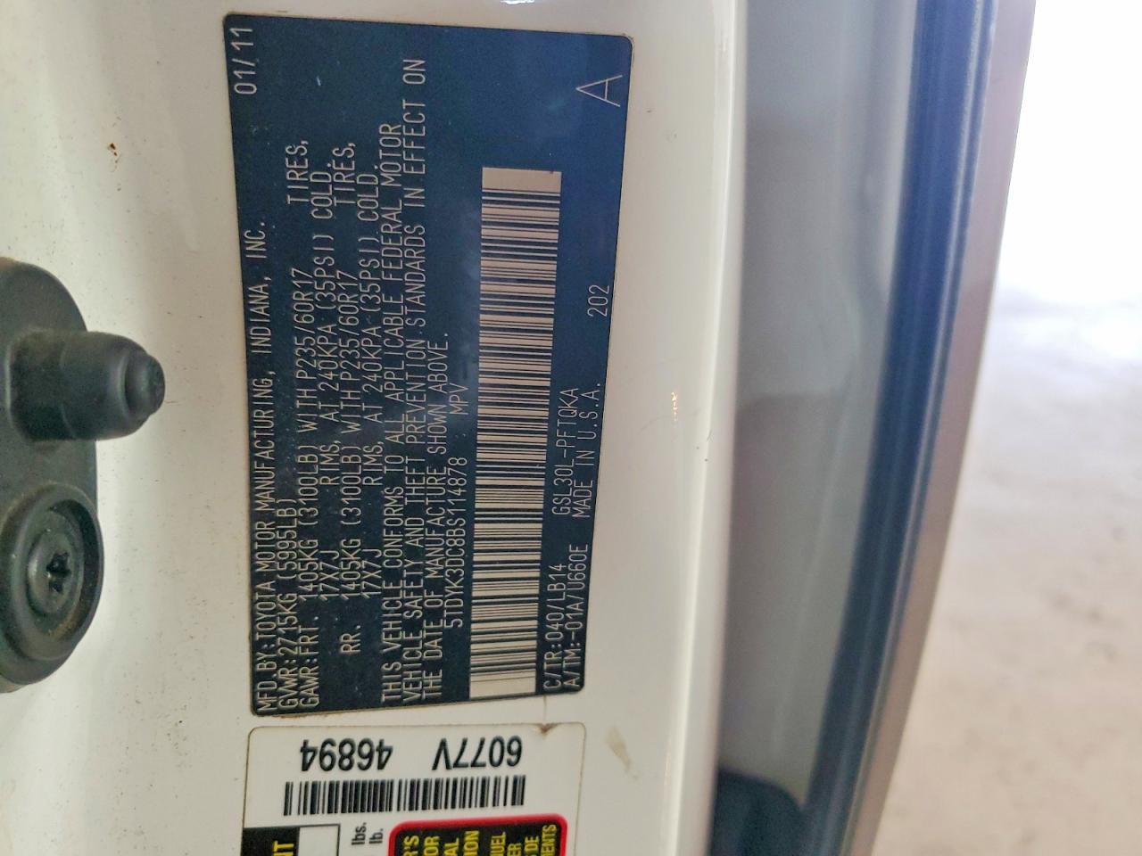 2011 TOYOTA SIENNA