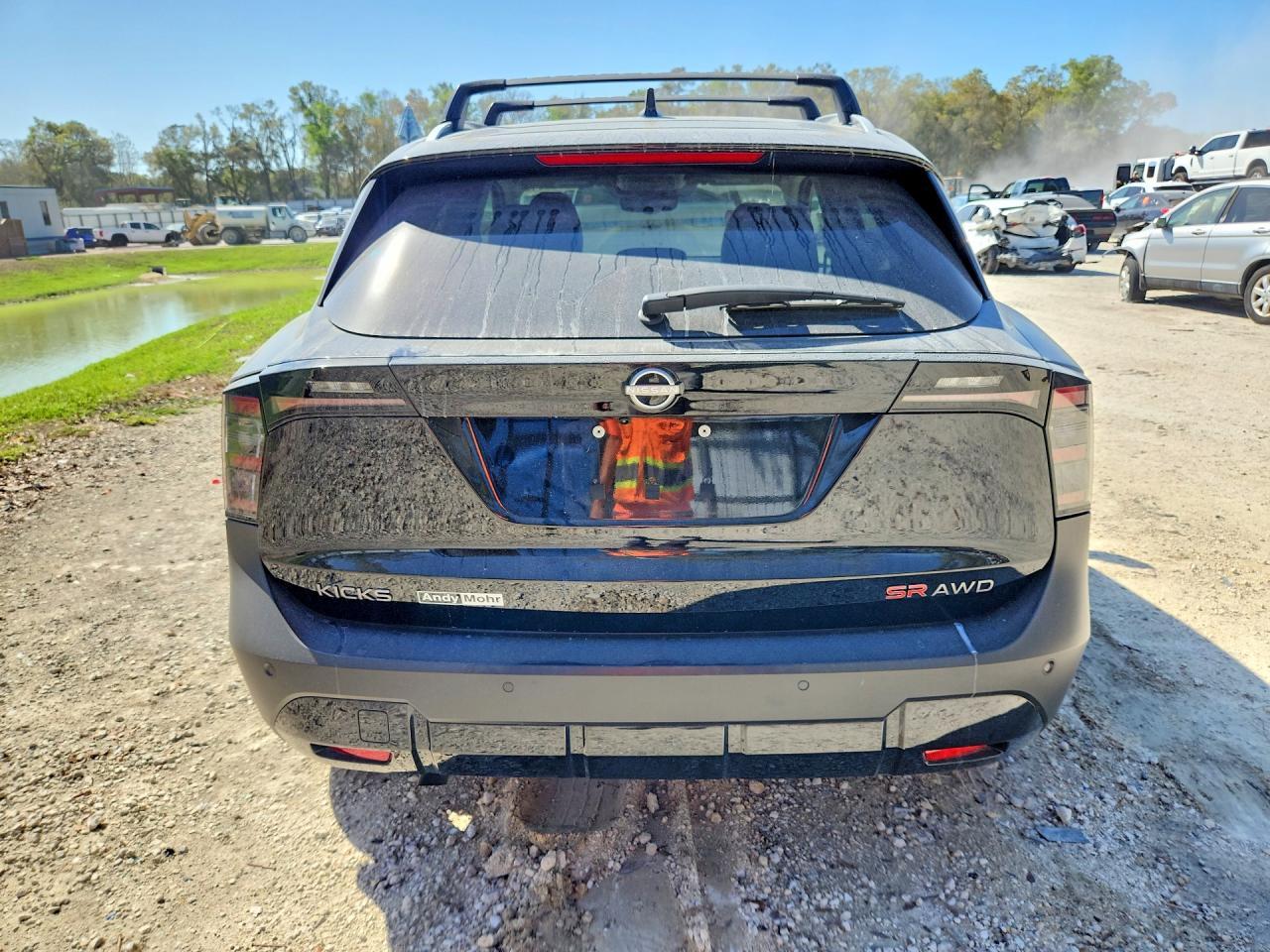 2025 NISSAN KICKS