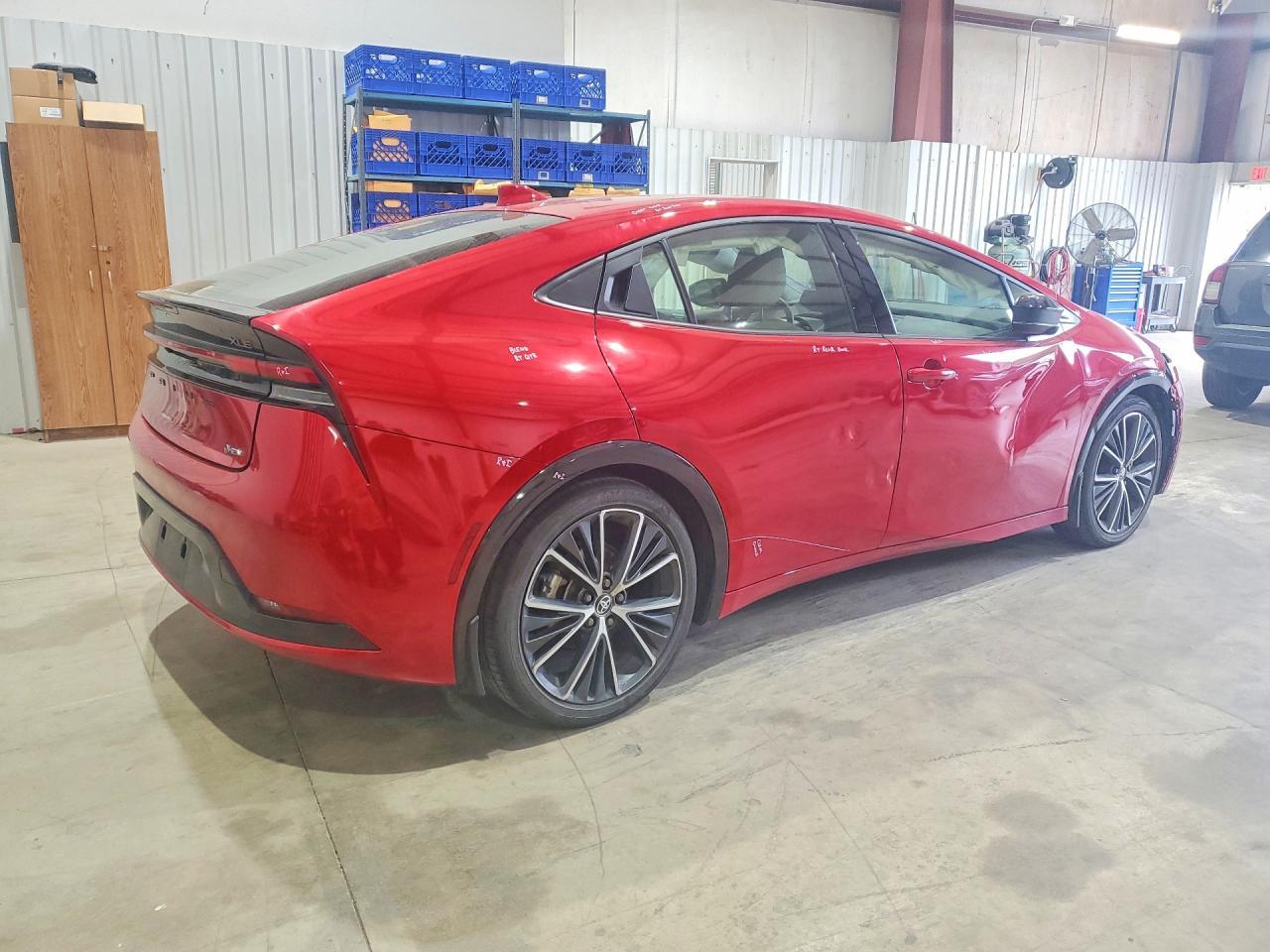 2024 TOYOTA PRIUS