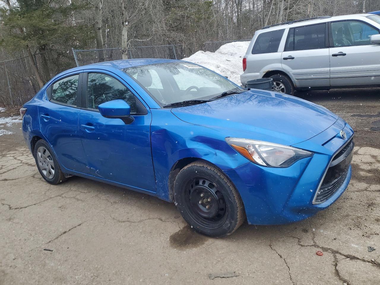 2016 TOYOTA YARIS